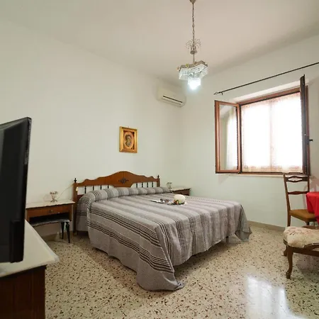 Appartamento Via San Bartolomeo Primo Piano E Terrazzo