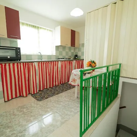 Appartamento Via San Bartolomeo Primo Piano E Terrazzo
