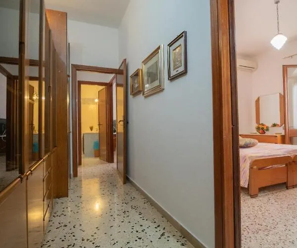 Via San Bartolomeo Primo Piano E Terrazzo * Isola di Ustica