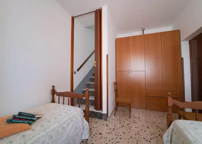Appartamento Via San Bartolomeo Primo Piano E Terrazzo *