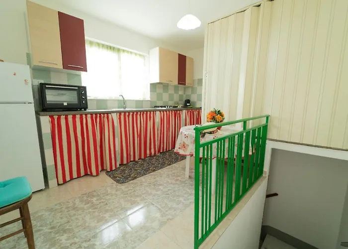 Appartamento Via San Bartolomeo Primo Piano E Terrazzo